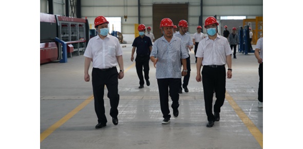 2022-6-29市委書記劉革安陪同省金融監(jiān)管局、國家開發(fā)銀行等領(lǐng)導(dǎo)視察萬眾集團(tuán)